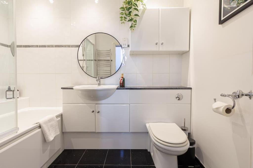Regency Grade Ii Listed Townhouse By Centre And Holiday home *