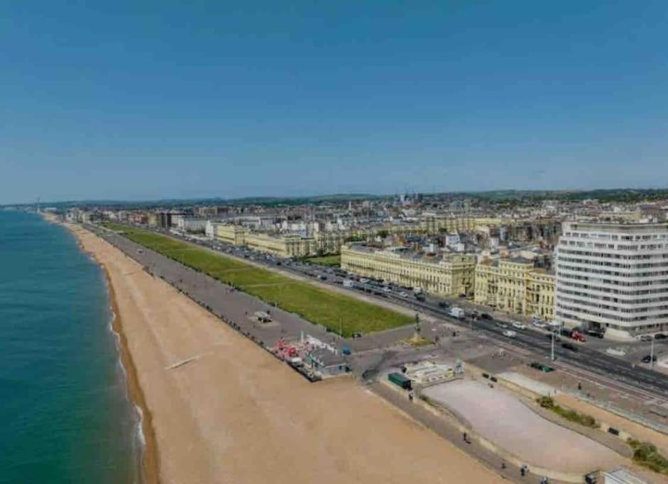 Regency Grade Ii Listed Townhouse By Centre And Brighton