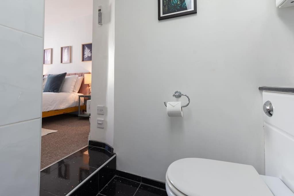 Regency Grade Ii Listed Townhouse By Centre And