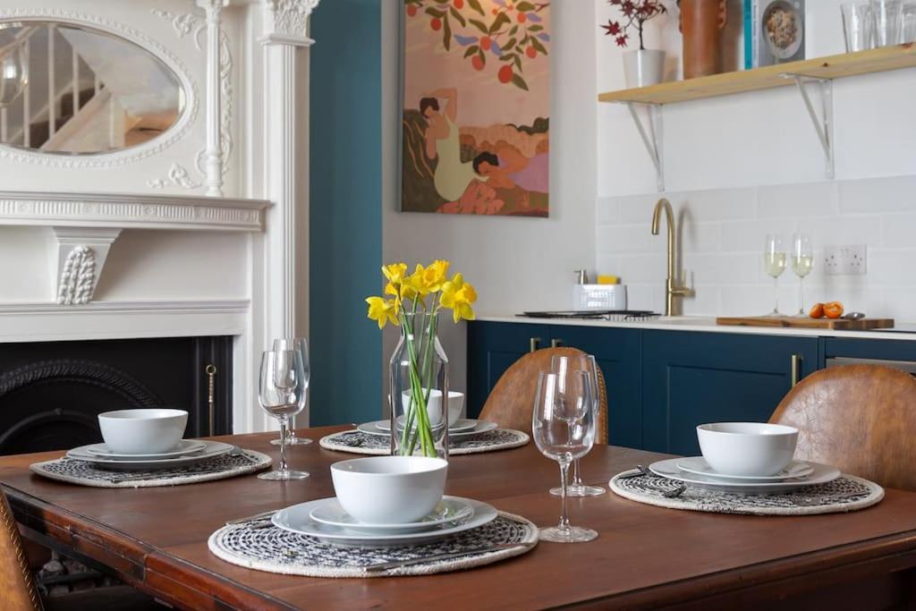 Regency Grade Ii Listed Townhouse By Centre And