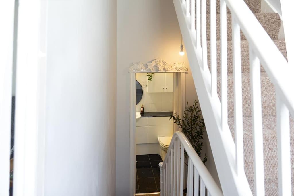 Regency Grade Ii Listed Townhouse By Centre And *