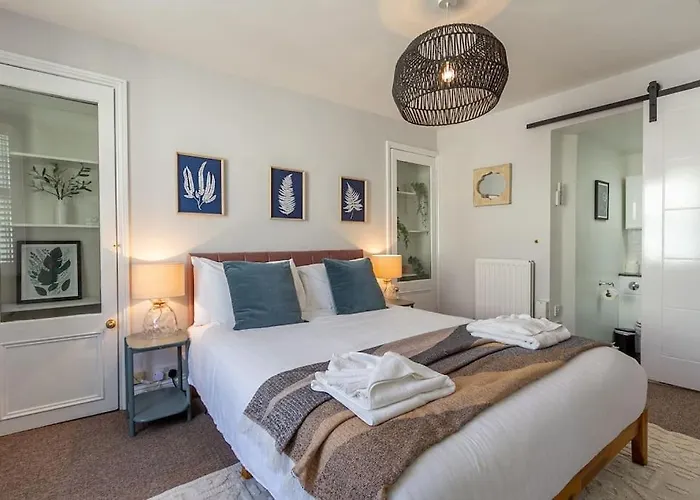 Regency Grade II Listed Townhouse By Centre And Beach